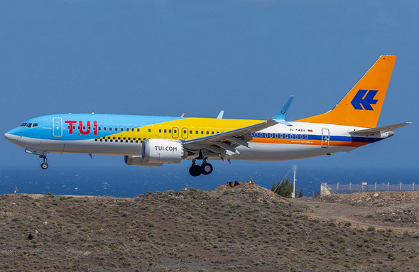 Phoenix TUI Boeing 737Max8 D-AMAH 1/400