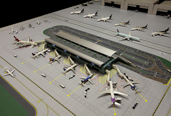 GeminiJets Airport Terminal Set 1/400 (GJARPTB)