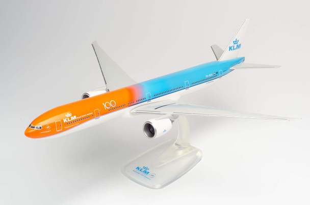 Herpa KLM Boeing 777-300ER – PH-BVA „Orange Pride“ 1/200 611275-001
