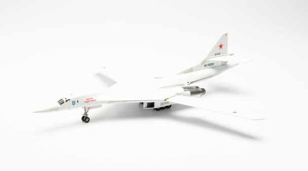 Herpa Russian Air Force Tupolev TU-160 “Blackjack” / “White Swan” 1/200 572118