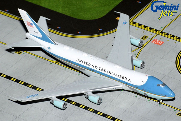GeminiJets U.S. Air Force Boeing VC-25A 82-8000 “Air Force One” (new antenna array) 1/400 GJAFO2173