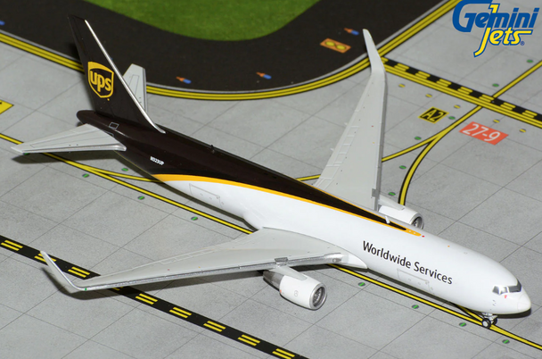 GeminiJets UPS Boeing 767-300ERF N323UP 1/400 GJUPS2243