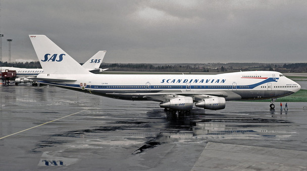 Phoenix SAS Boeing 747-200 LN-RNA 1/400 11871