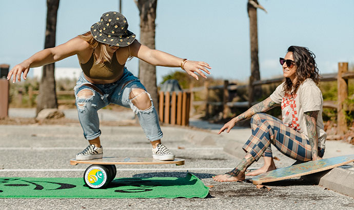Skate - Planche d'intérieur Skateboard Surfboard Trickboard Balanceboard  Balance Board (140 mm) : : Sports et Loisirs