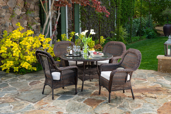 Tortuga Outdoor Sea Pines 5-Piece Conversation Table Set (4 chairs, 1 conversation table)