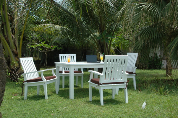 Anderson Teak Magnolia 5-Pieces Dining Set