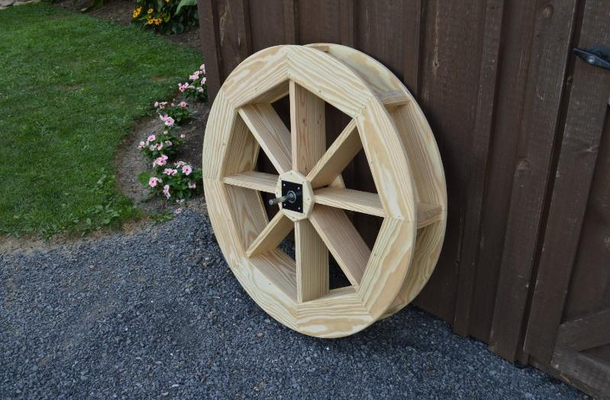 Handcrafted Waterwheel with Shaft - 30" w/ 5/8"x13"