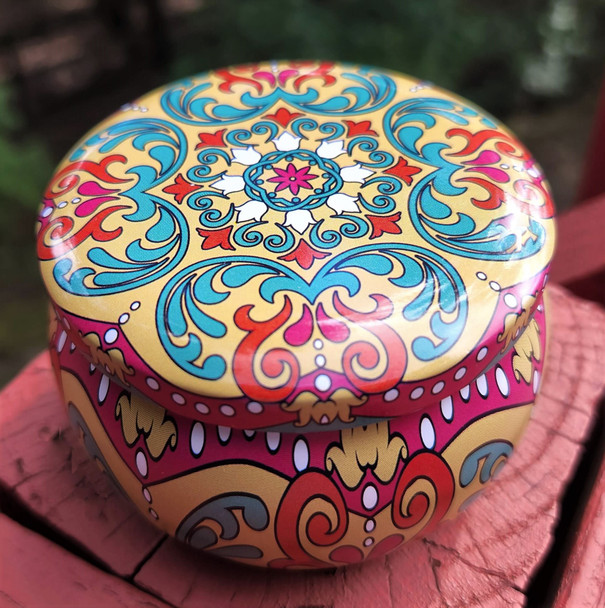 Red & green scroll: Apple Bourbon or Balsam Fir scent