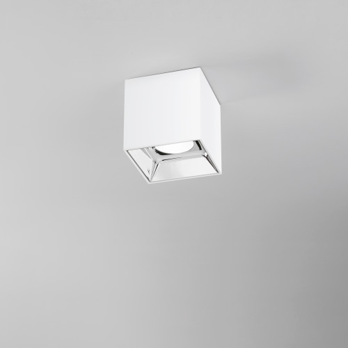 Plafoniera LED MIG quadrata in alluminio bianco con riflettore cromo 3000K