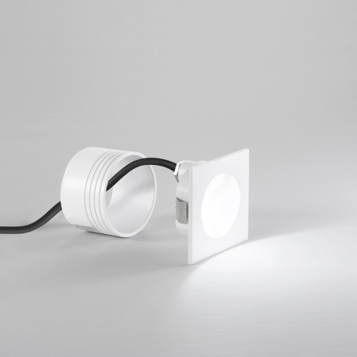 Segnapassi ONYX in alluminio pressofuso (quadrato)