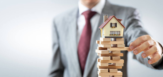 Prepare for Any Market: Recession-Proof Strategies & Tools on Sale at the REALTOR® Store