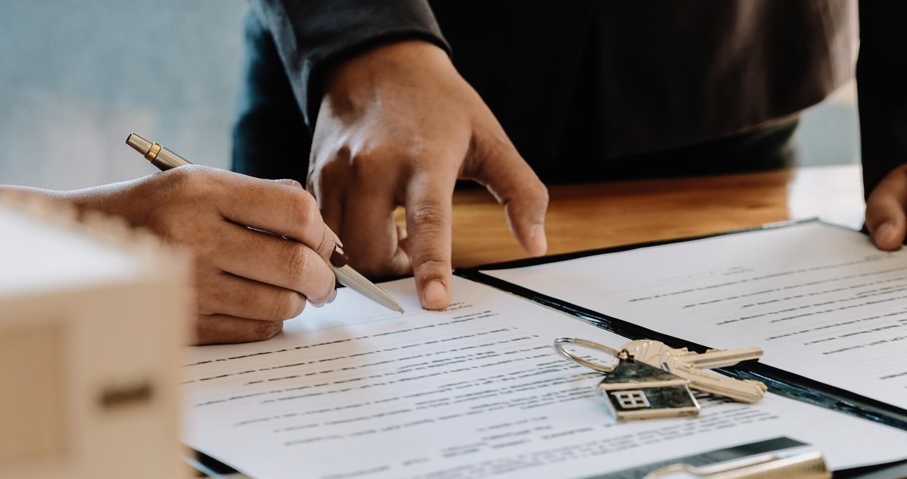 NAR member meeting with clients