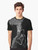 Striking wolf graphic design on a t-shirt - Men