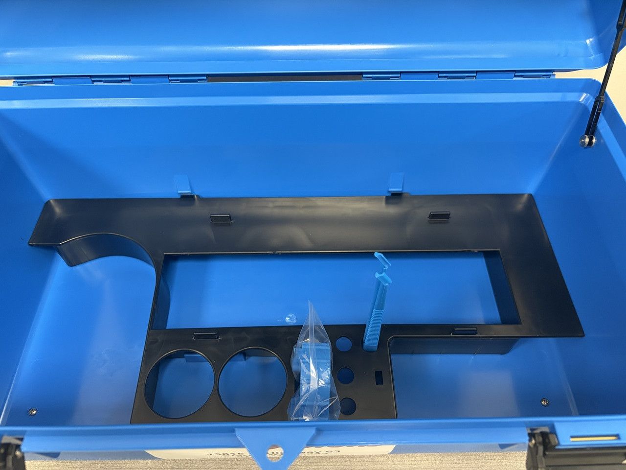 Breeding Box (includes tweezers & cutter) - CATTLE VISIONS
