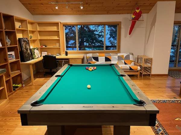 Small Game Rooms: 27 Ideas to Maximize Space and Fun