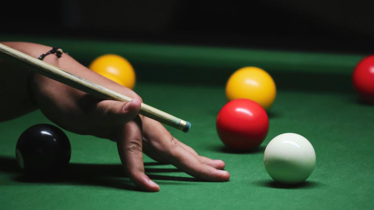 How to Care for Your Pool Cue: 4 Pool Cue Maintenance Tips