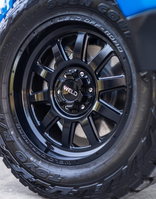 Weld Off-Road Stealth Wheel Gloss Black 18x9 | 6x139.7 BC (6x5.5) | +00 Offset - fits Chevrolet Silverado 1500 1999-2026, GMC Sierra 1500 1999-2026, Chevrolet Tahoe 1992-2026, Chevrolet Suburban 1992-2026, GMC Yukon 1992-2026, and 25 more