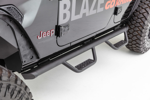 Go Rhino 2020-2023 Jeep Gladiator JT Dominator Extreme D2 SideSteps - Cab Length - Tex Blk