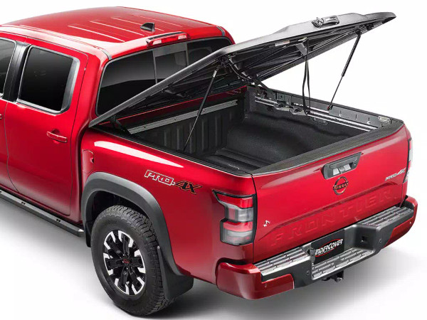 Undercover Hard Folding Tonneau Cover, Aluminum Panels - 2022-2025 Nissan Frontier 5ft - Black Textured - UC5098
