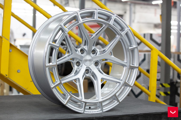 Vossen HFX-1 20x10.5 5x112 ET25 Deep Silver Polished Wheel (HFX1-0M08). Hybrid Forged strength and luxury styling for Audi, Mercedes-Benz, VW, and Porsche Macan fitments.
