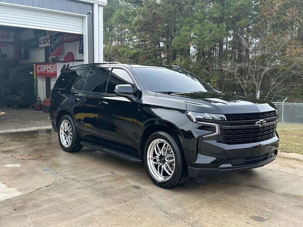 WELD Laguna 6 Street Gloss Black 22x9 Wheels on a 2023 Chevy Tahoe RST