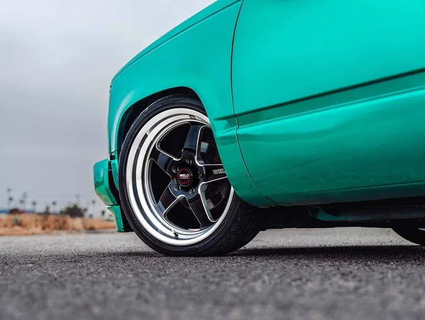 Weld Racing Ventura 5 Street Gloss Black Wheel 20x8 | 5x127 BC (5x5) | +0 Offset | 4.50 Backspacing - fits Jeep Grand Cherokee SRT 2006-2021, Jeep Grand Cherokee Trackhawk 2018-2021, Dodge Durango SRT 2018-2026, Jeep Wrangler JL 2018-2026, Jeep Wrangler JK 2007-2018, and 10 more