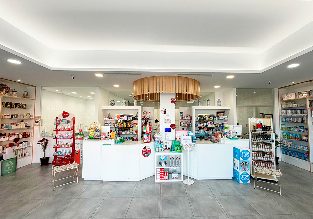 INTERIOR FARMACIA ECHEVARRÍA 2