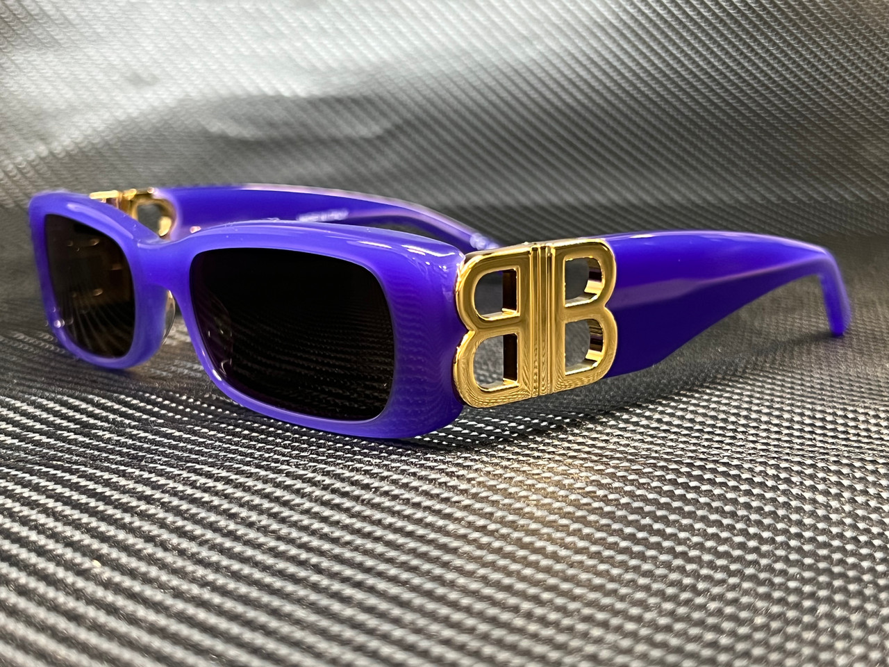 サングラス BALENCIAGA Woman Sunglasses Violet BB0096S 004 BALENCIAGA BB0096S 004 Violet Rectangle Women's 51 mm Sunglasses