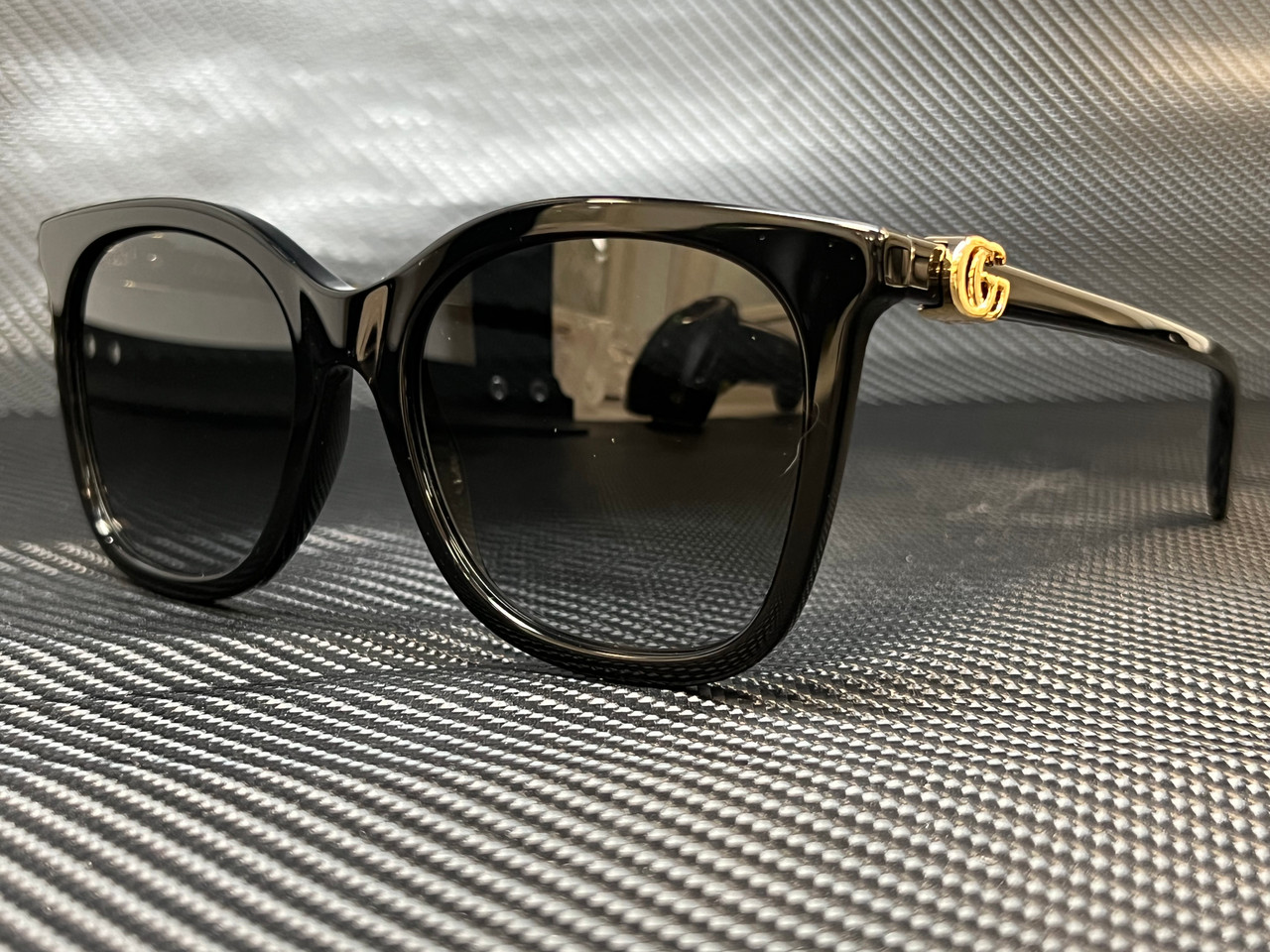 Gucci Black Cat-eye Sunglasses Unboxing + Review 