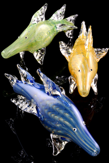 Bulk purchase shark animal pipes for head shop resale.