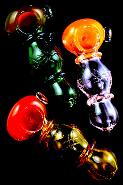 Bulk purchase multicolor glass weed pipes for smoke shop.
