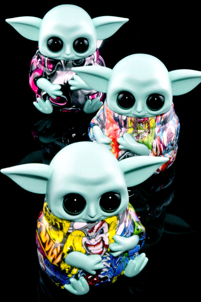 Plastic Decal Design Yoda Grinder with Dispenser - G0465