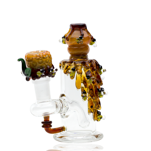 US-made beehive-themed glass nano rig displaying miniature beaker shape and stemless arm