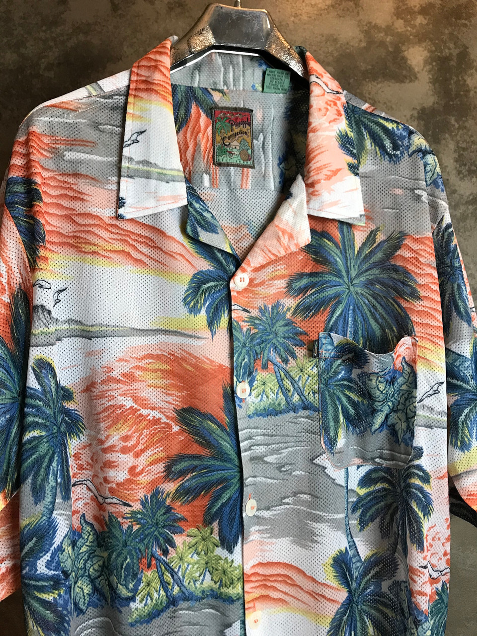 Hawaiian Shirt Pineapple Connection - A Outra Face da Lua