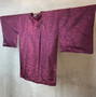 Kimono Japonês em Tons Púrpura com Print de Plantas