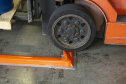 Justrite 28494 Open Cell Urethane Orange Heavy-Duty Vented Corner - 2/Box