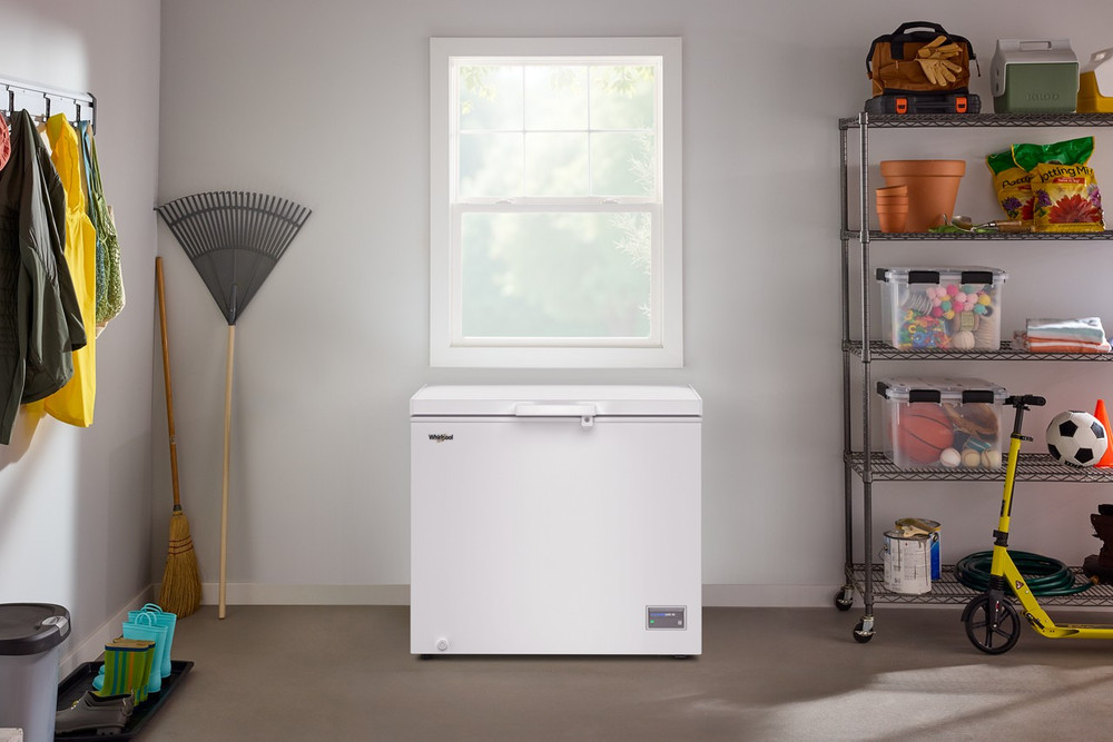 Whirlpool 9 cu. ft. Chest Freezer with 2 Storage Baskets