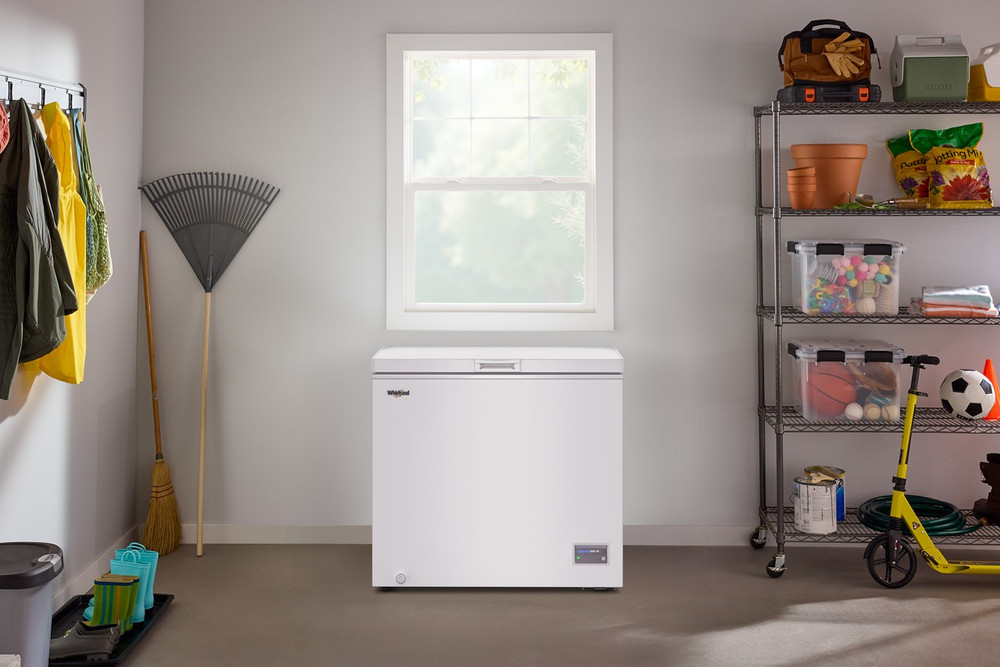 Whirlpool 7 cu. ft. Chest Freezer with 1 Storage Basket