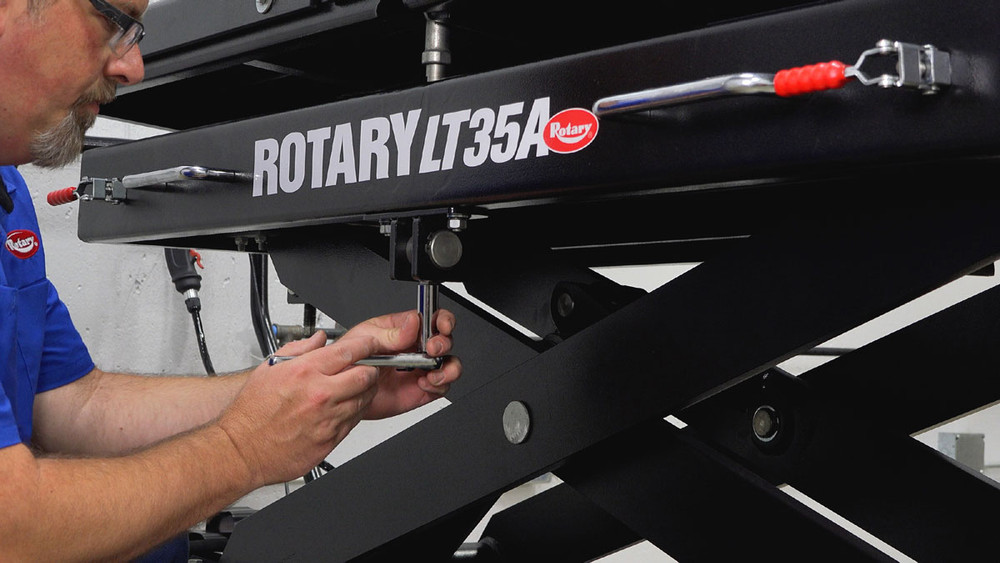 Rotary LT35A 3,500 lb capacity Air-Hydraulic Lifting Table