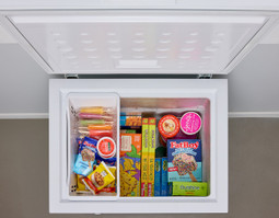 Whirlpool 7 cu. ft. Chest Freezer with 1 Storage Basket