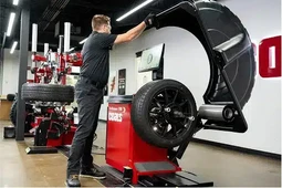 Coats ProBalance E900 Diagnostic Wheel Balancer w/ Wheel Lift & Pin Plate Kit
