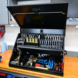 DeWALT 30" x 15" Triangle Toolbox - Black