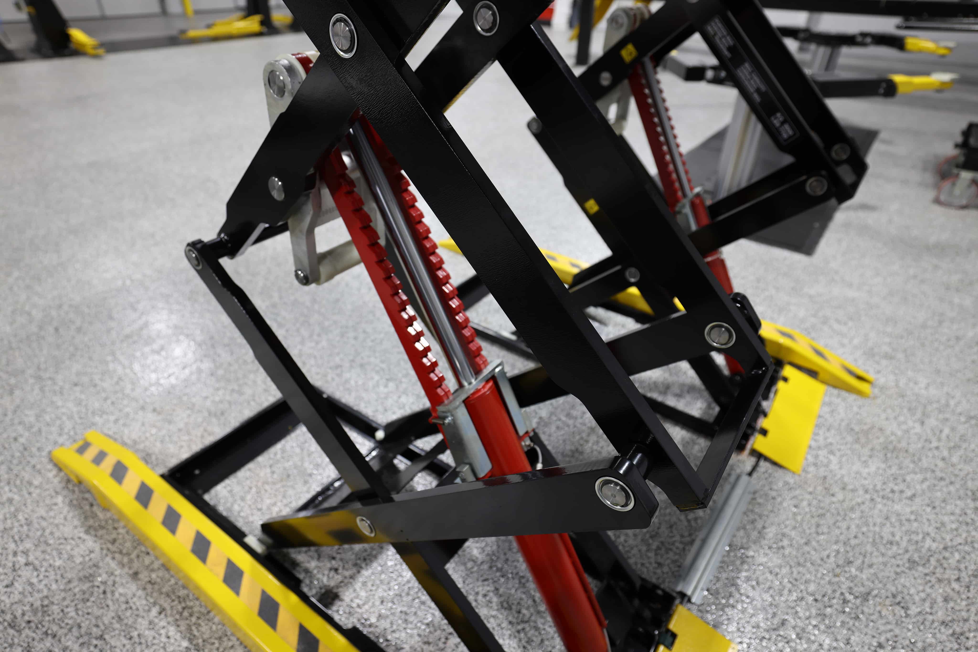 Challenger DX77 7,700 lb. ALI Certified Scissor Lift