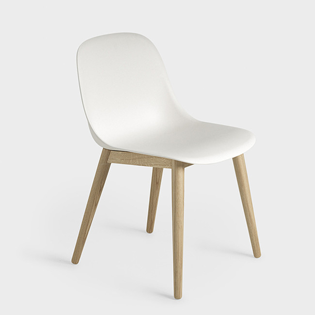 Muuto Fiber Side Chair Woodbase in white/oak