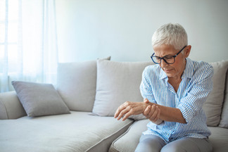 How Chiropractors Can Use Nutrition to Manage Autoimmune-Related Pain