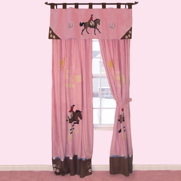 Carstens English Horse-Themed Drapes.
