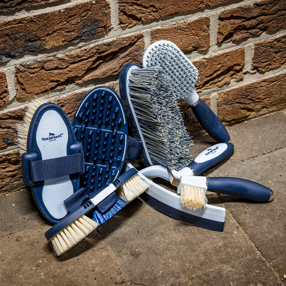 Horseware Newmarket Grooming Brush Set. Horseware Newmarket Grooming Brush Set.