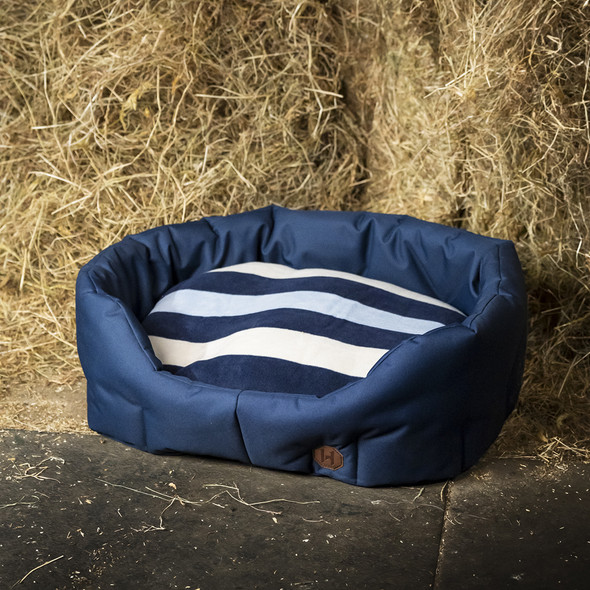 Horseware Newmarket Dog Bed, Witney Navy. Horseware Newmarket Dog Bed, Witney Navy.