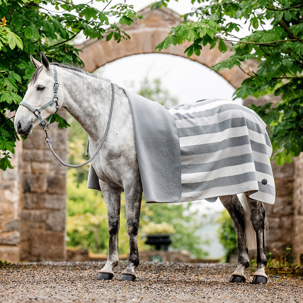 Horseware Newmarket Reversible Pony Fleece, Witney Charcoal. Horseware Newmarket Reversible Pony Fleece, Witney Charcoal.