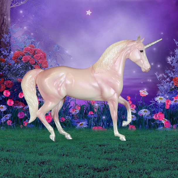 Breyer Freedom Series / Classics, Aurora the Unicorn